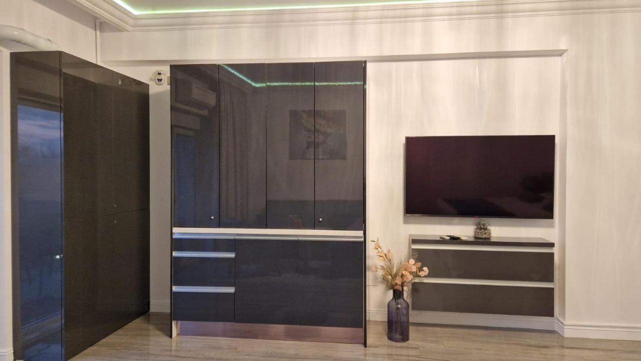 White Tower - Private Studio 106 Mamaia Kültér fotó